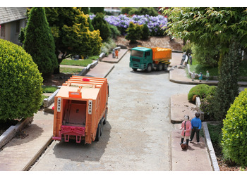 L'ESONERO DELLA TASSA PER LA PRODUZIONE DI RIFIUTI SPECIALI SPETTA ALLE IMPRESE SOLO SE DIMOSTRANO DI AVERE PROVVEDUTO ALLO SMALTIMENTO MEDIANTE DITTE SPECIALIZZATE