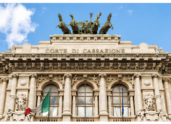 LA CORTE DI CASSAZIONE PRECISA CHE L’ESENZIONE IMU PER IL DIRITTO DI ABITAZIONE AL CONIUGE SUPERSTITE NON È APPLICABILE NEL CASO DI IMMOBILE IN COMPROPRIETÀ CON SOGGETTI TERZI 
