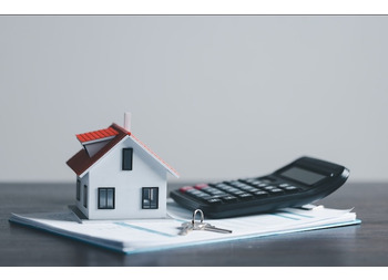 LA CORTE DI CASSAZIONE HA CONFERMATO CHE LA LOCAZIONE PARZIALE DELL’IMMOBILE NON IMPEDISCE LA FRUIZIONE DELL’ESENZIONE IMU PER ABITAZIONE PRINCIPALE QUALORA IL POSSESSORE VI MANTENGA LA PROPRIA RESIDENZA E DIMORA ABITUALE