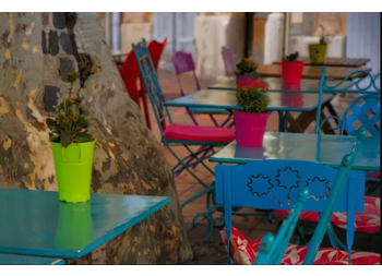 IL CONSIGLIO DI STATO CONFERMA CHE L’OCCUPAZIONE DI SUOLO PUBBLICO HA NATURA CONCESSORIA E PRESUPPONE SEMPRE L’ESERCIZIO DI UN POTERE DISCREZIONALE DELL’AMMINISTRAZIONE